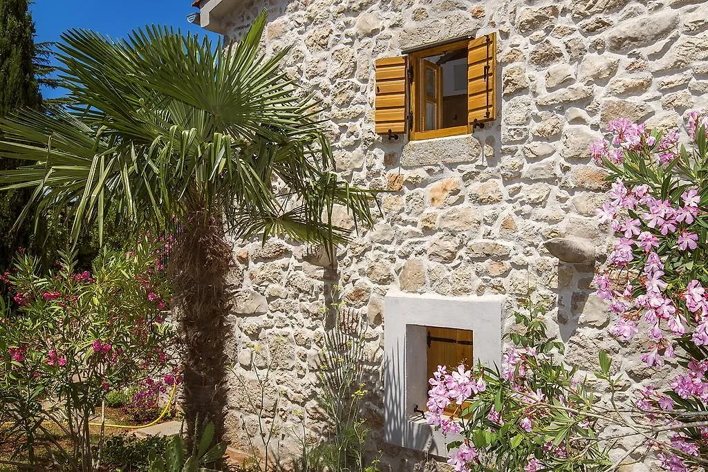 Holiday Home Boris Malinska 0*,